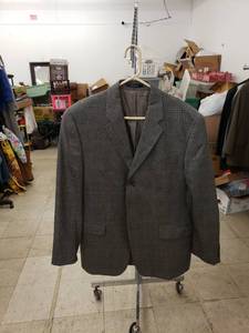 lot 8186 image: Ralph Lauren suit coat