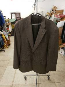 lot 8187 image: Haggard suit coat