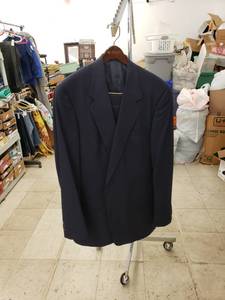 lot 8200 image: Austin Reed suit coatpants