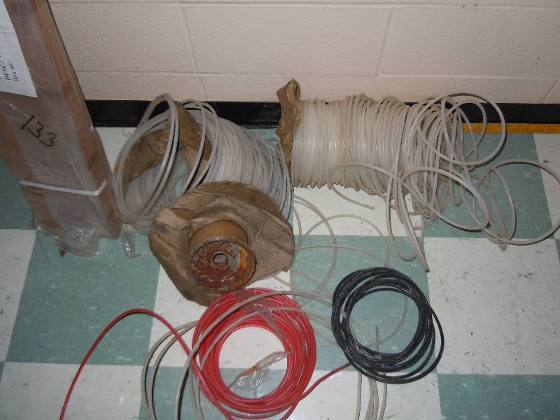 lot 2070 image: Large Lot of Air Hose
