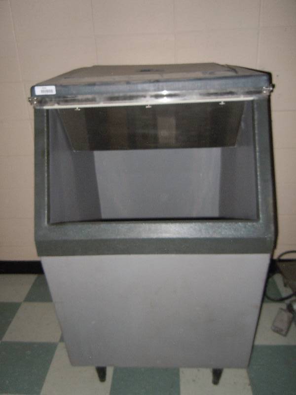 lot 2034 image: Bin for Ice Machine