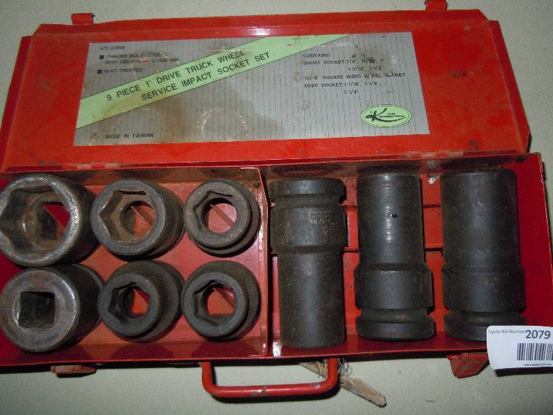 lot 2079 image: Truck Wheel Socket Set