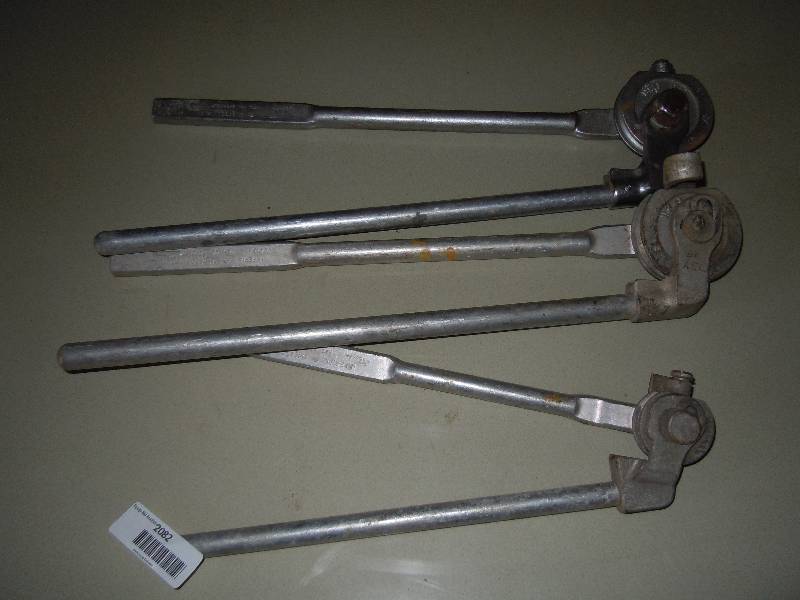 lot 2082 image: Lot of tubing benders