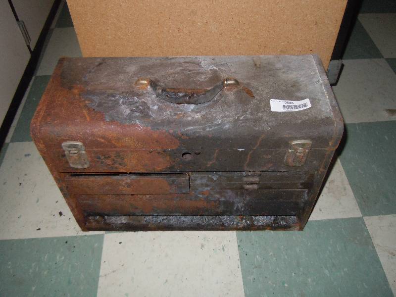 lot 2086 image: Tool Box