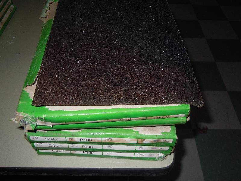 lot 2260 image: Lot of Sandpaper