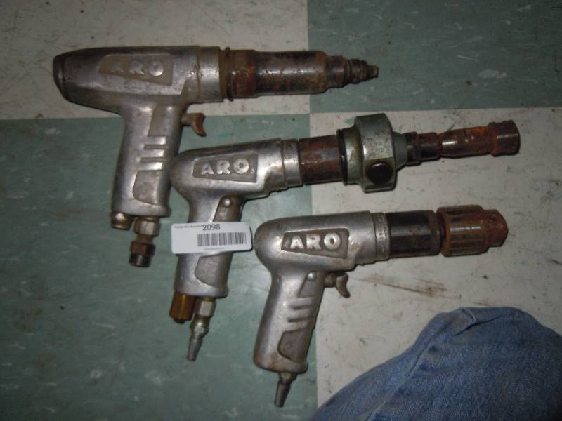lot 2098 image: Lot of Air Wrenches