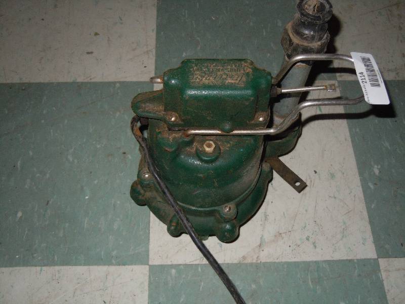 lot 2114 image: Pump