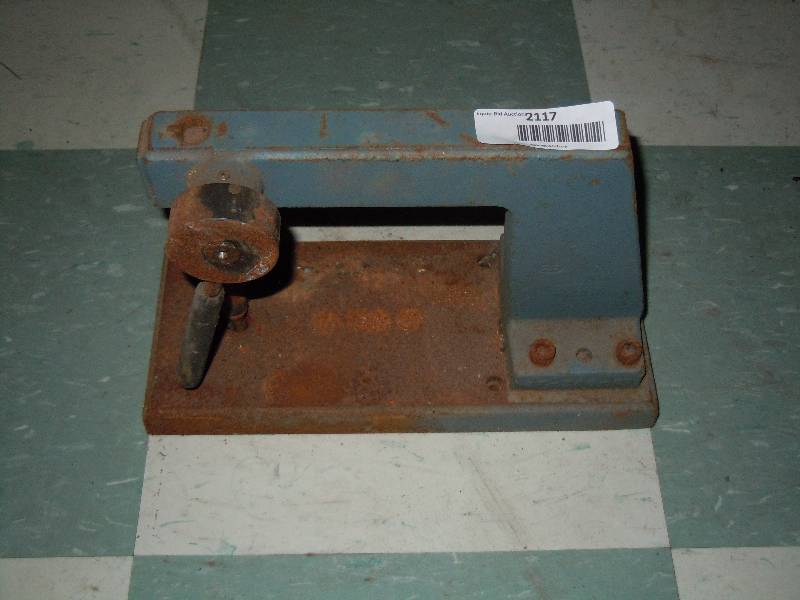 lot 2117 image: Machinist tool