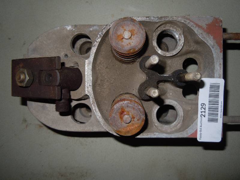 lot 2129 image: Carburetor