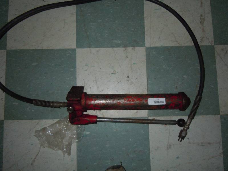 lot 2159 image: Hydraulic pump