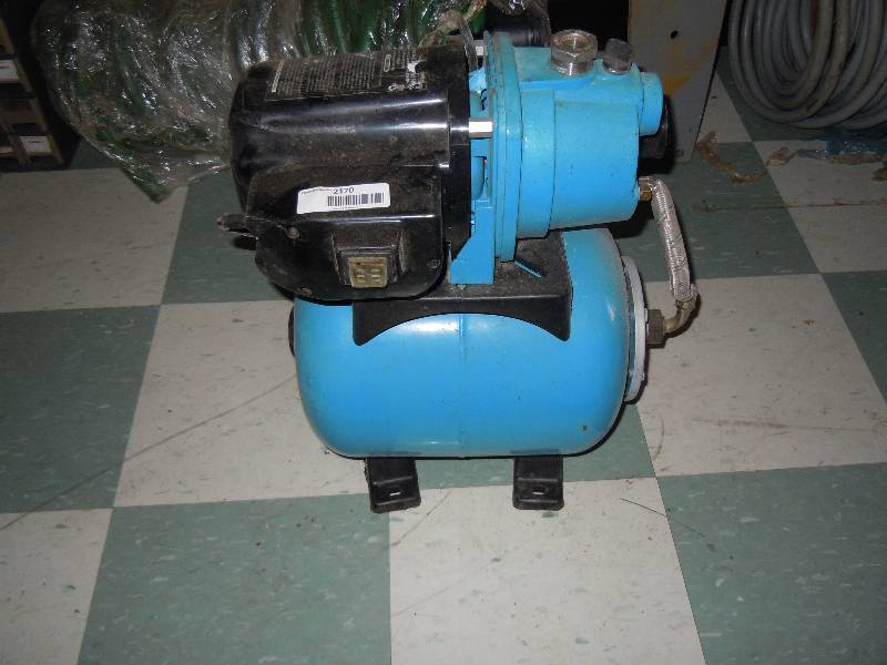 lot 2170 image: Shallow well pump