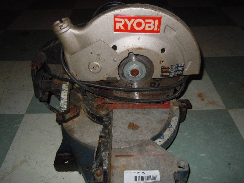 lot 2175 image: Ryobi power saw