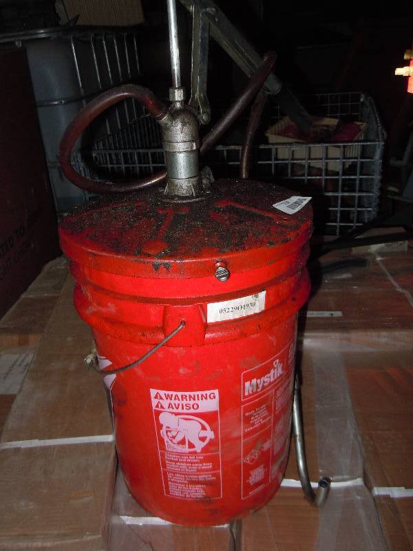 lot 2178 image: Lubricant pump