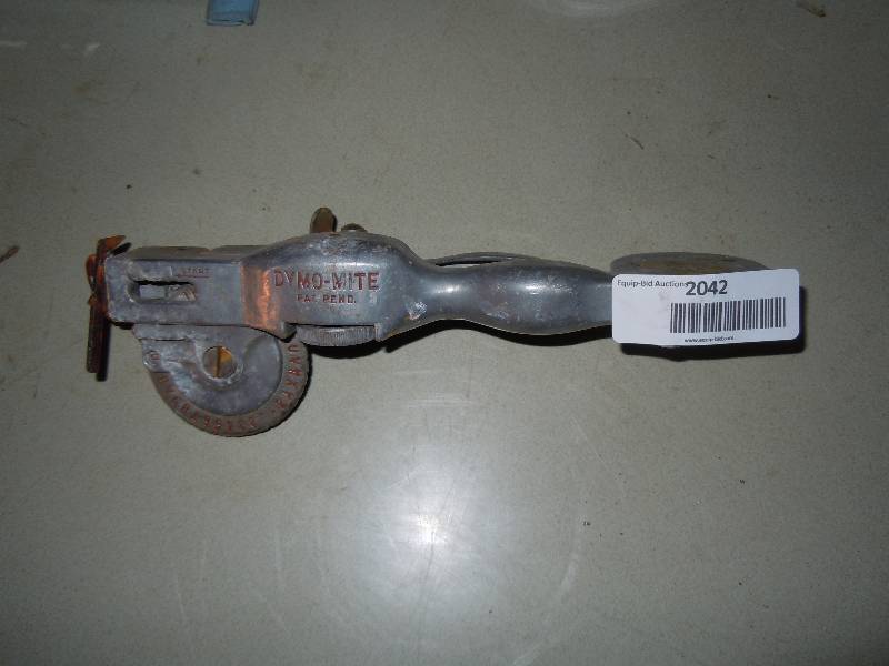 lot 2042 image: Dymo-Mite