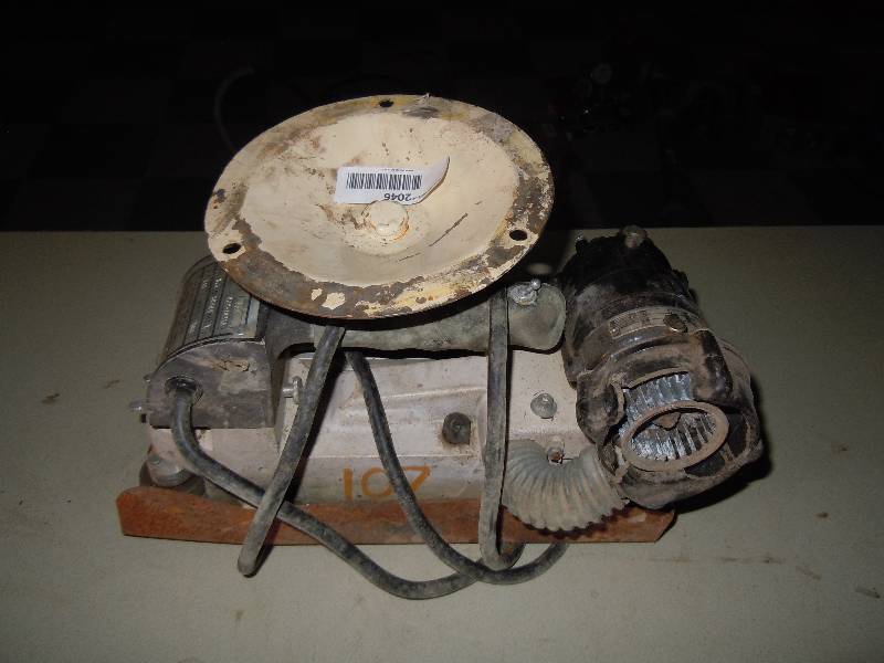lot 2046 image: Doboy Bag Sealer