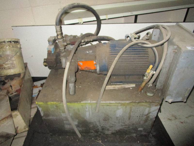 Trash Compactor Motor Hydraulic Unit UnDEr ThE BriDgE Industrial