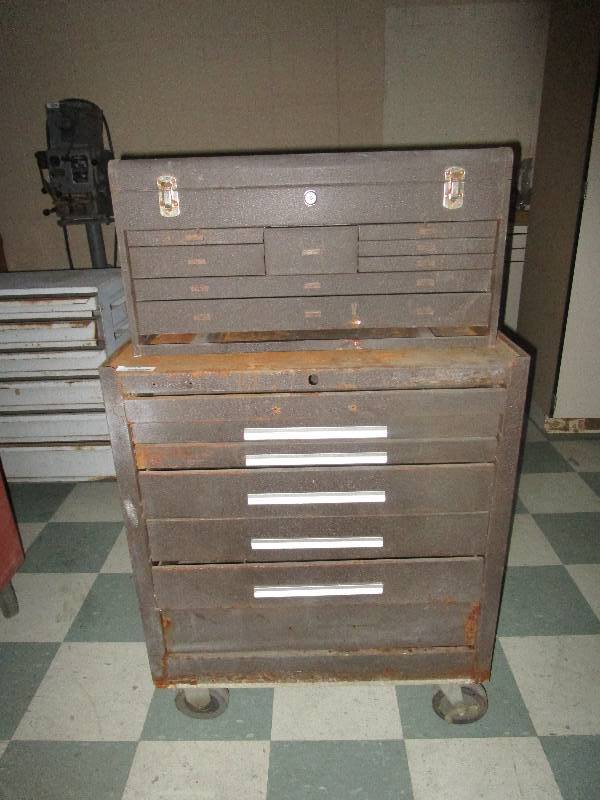 lot 2143 image: Rolling Tool Box