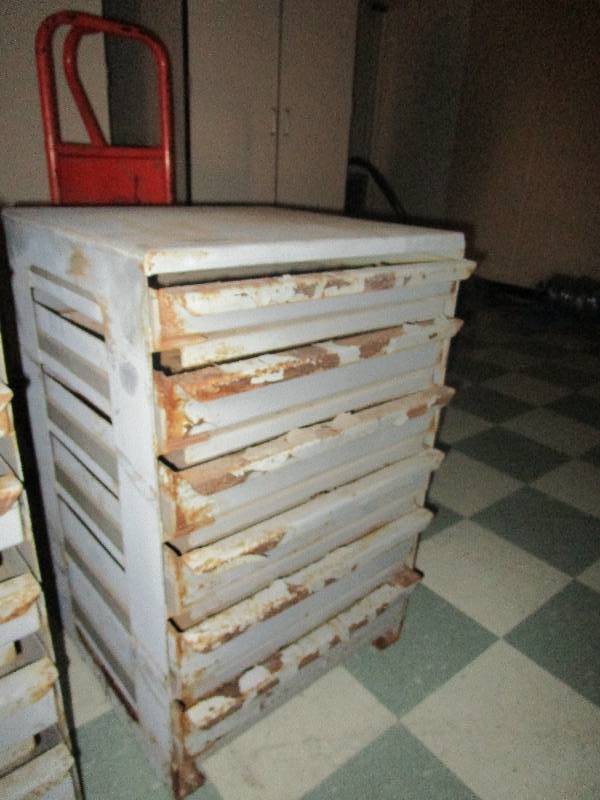 lot 2020 image: Cabinet Large Metal Parts Bin 6 Drawer