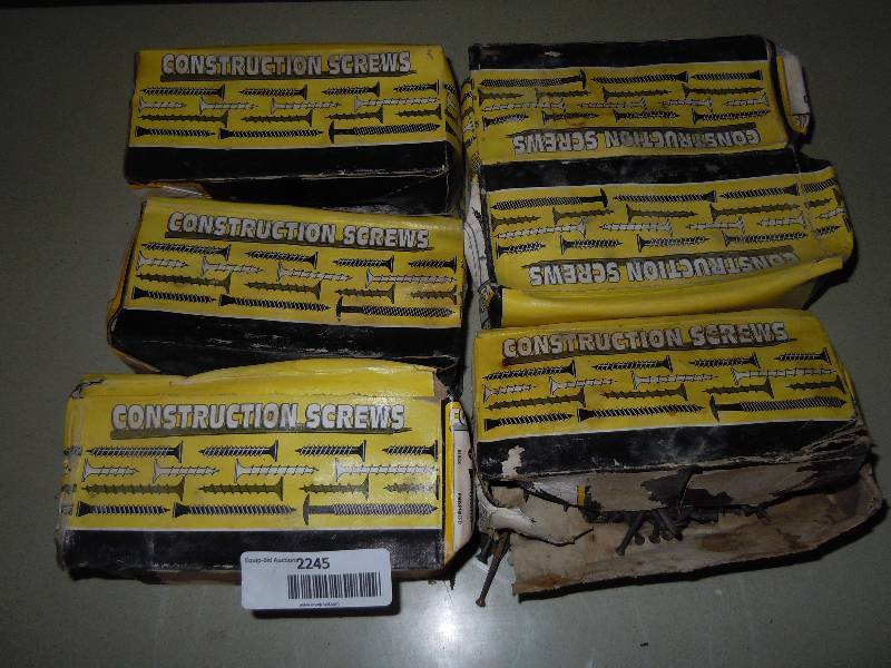 lot 2246 image: Lot of Construction Screws