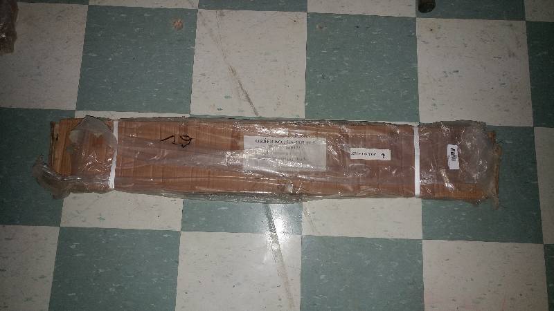 lot 2330 image: Case of Wrecking Bars 36 (6)pc