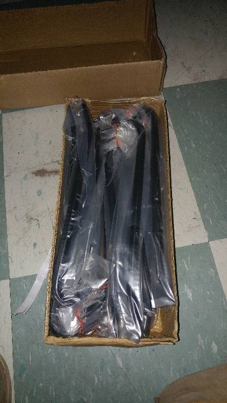 lot 2277 image: Case of Wrecking Bars 12x12 (20)pc