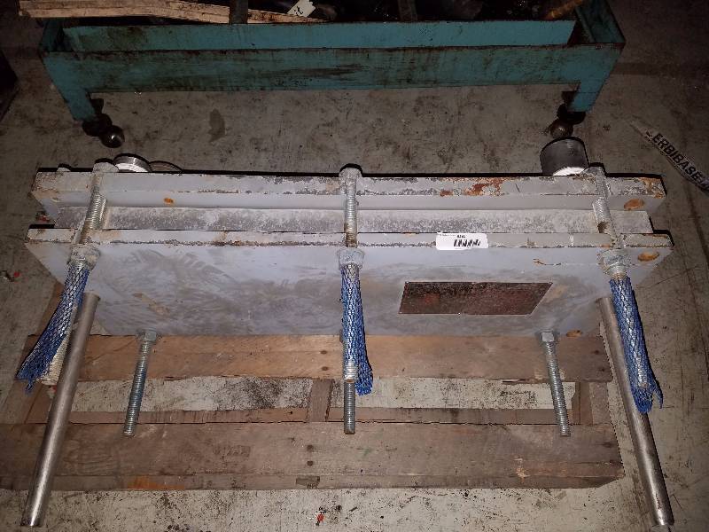 lot 404 image: Heat exchanger