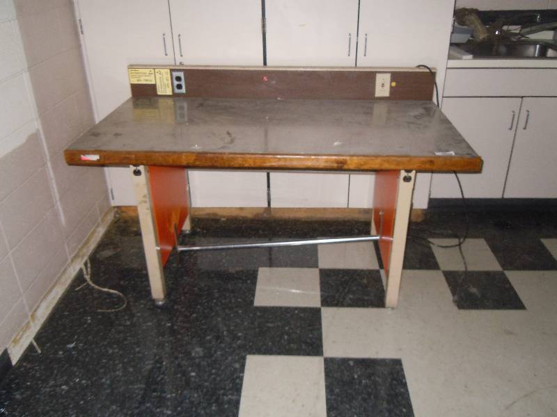 lot 2185 image: Workbench