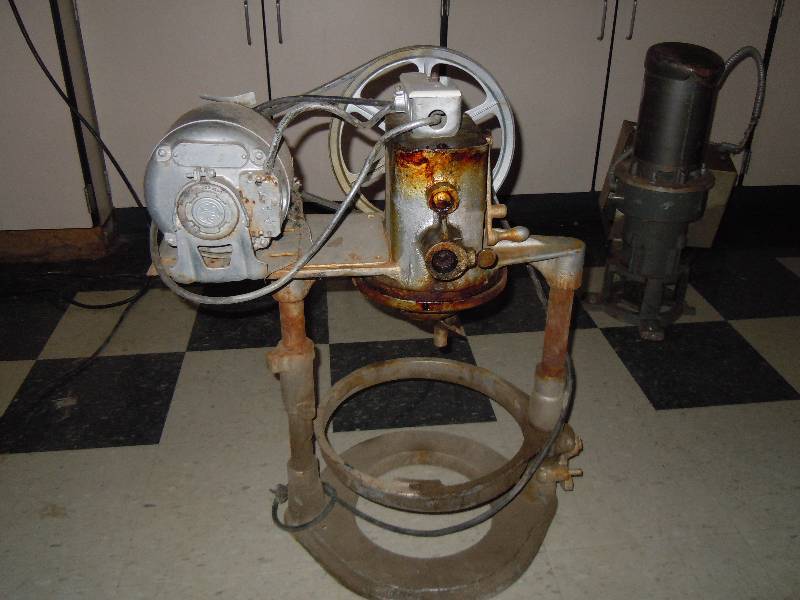 lot 2186 image: Mixer