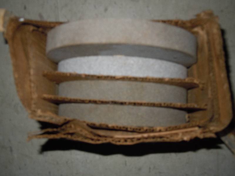 lot 2194 image: Lot of grinding wheels