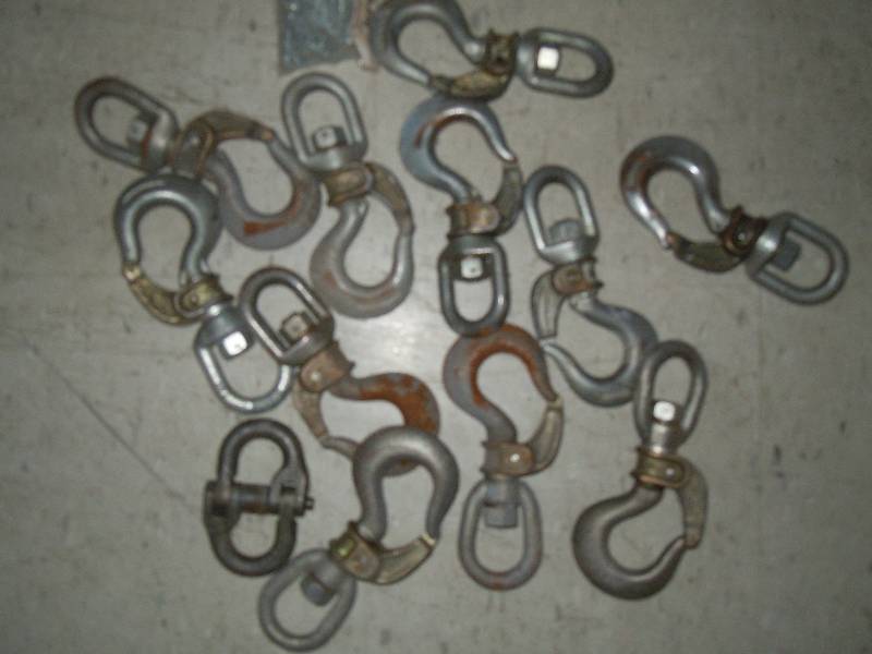 lot 2195 image: Lot of eye hooks