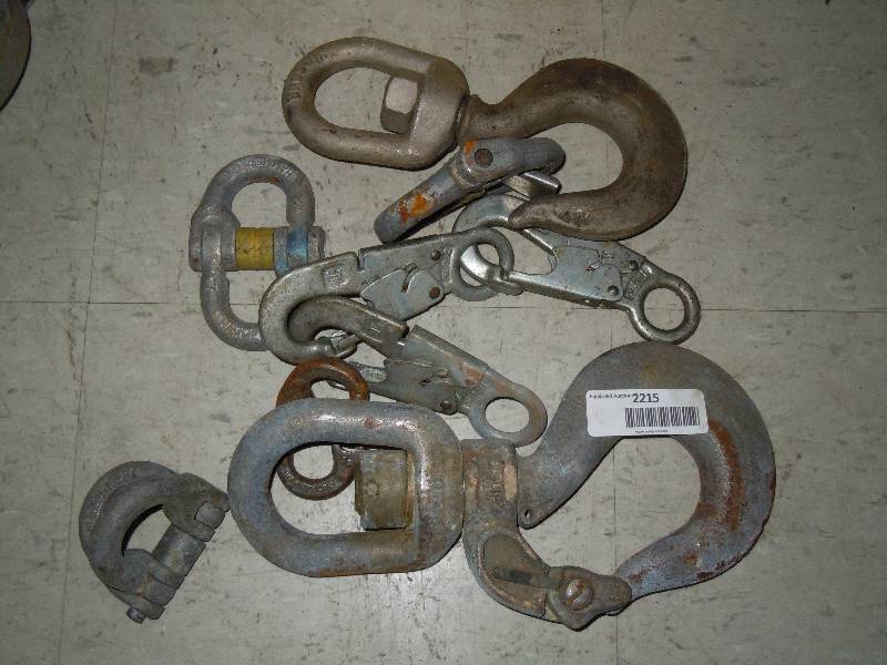 lot 2215 image: Lot of eye hooks