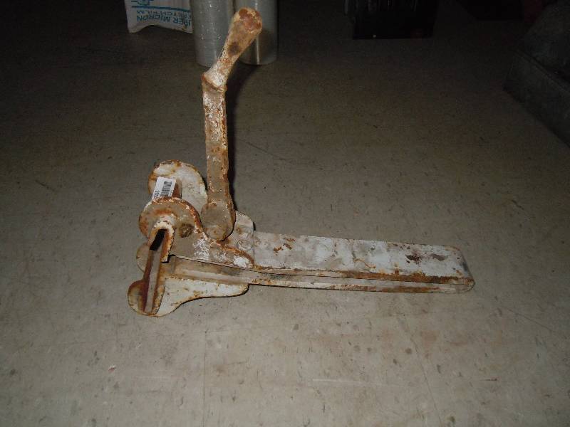 lot 2220 image: Machinist Part