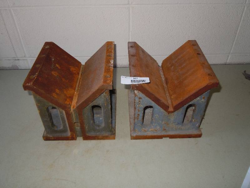 lot 367 image: Lathe Angle Plates