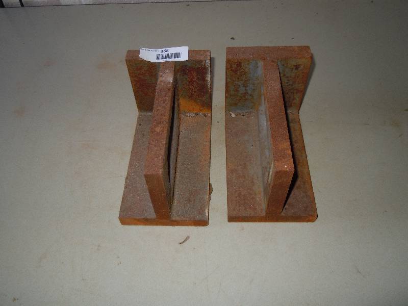 lot 368 image: Lathe Angle Plates