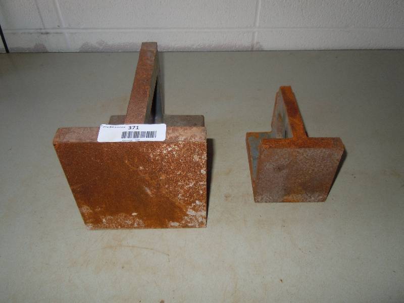 lot 371 image: Lathe Angle Plates