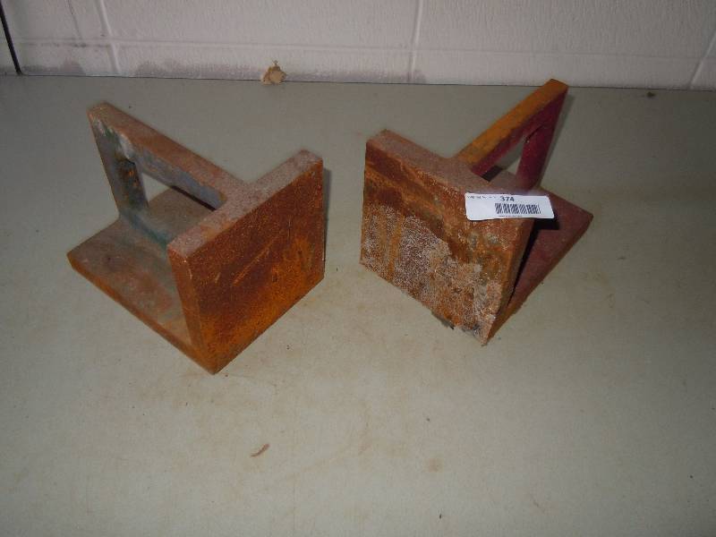 lot 374 image: Lathe Angle Plates