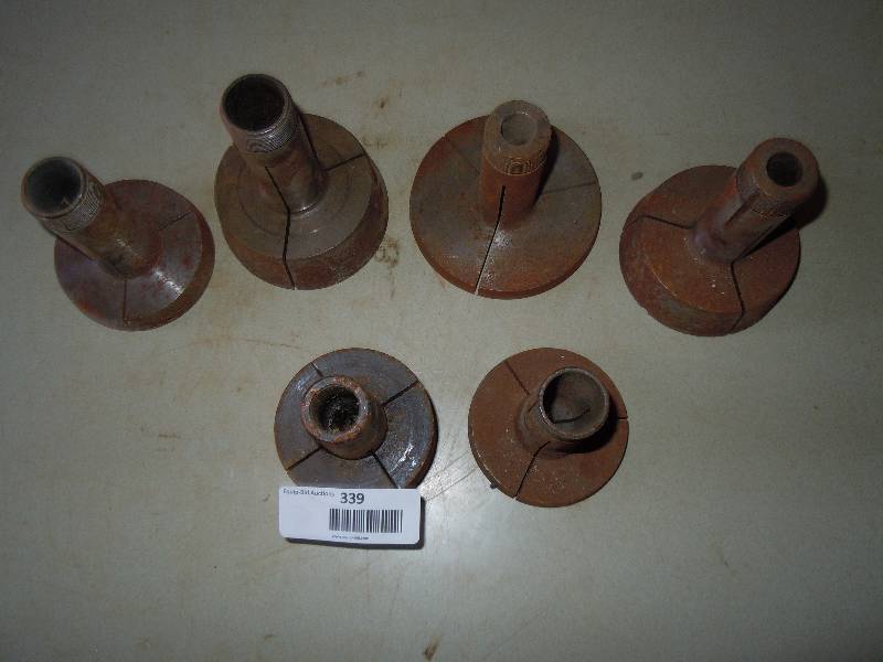 lot 339 image: Lot of Collets