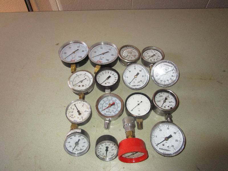 lot 2062 image: Huge Lot of Gauges