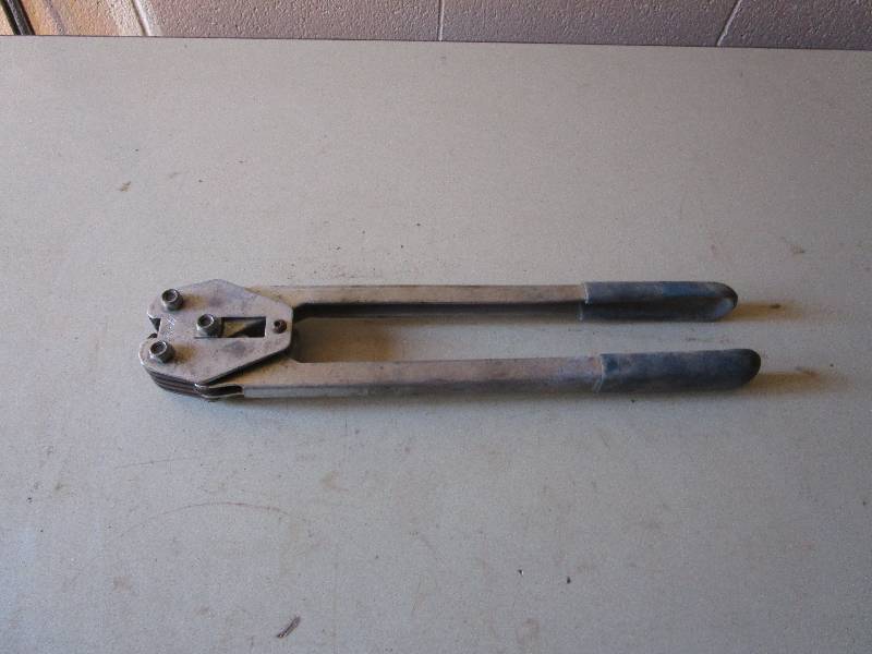 lot 2054 image: Crimping Tool