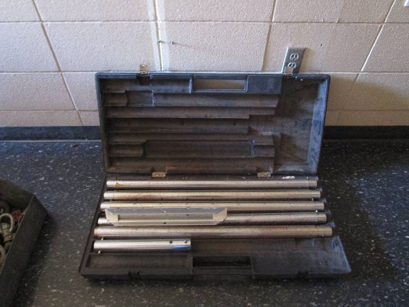 lot 450 image: Carpet stretching system