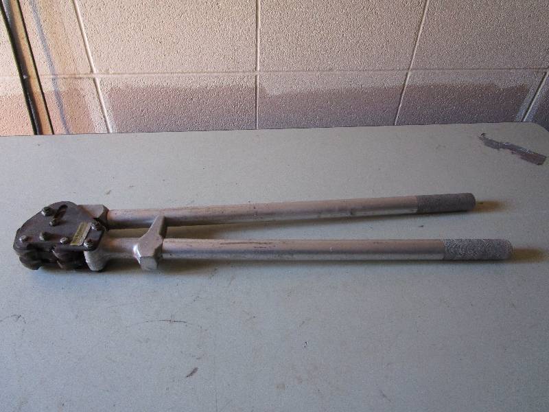lot 443 image: Crimping Tool