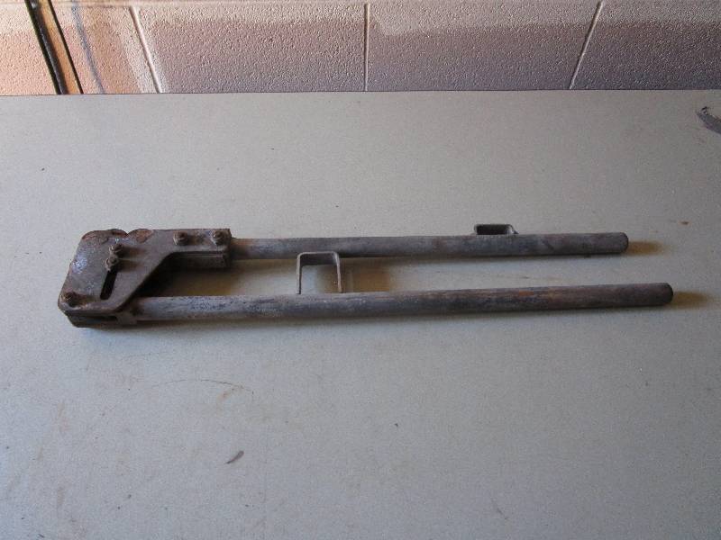 lot 437 image: Crimping tool