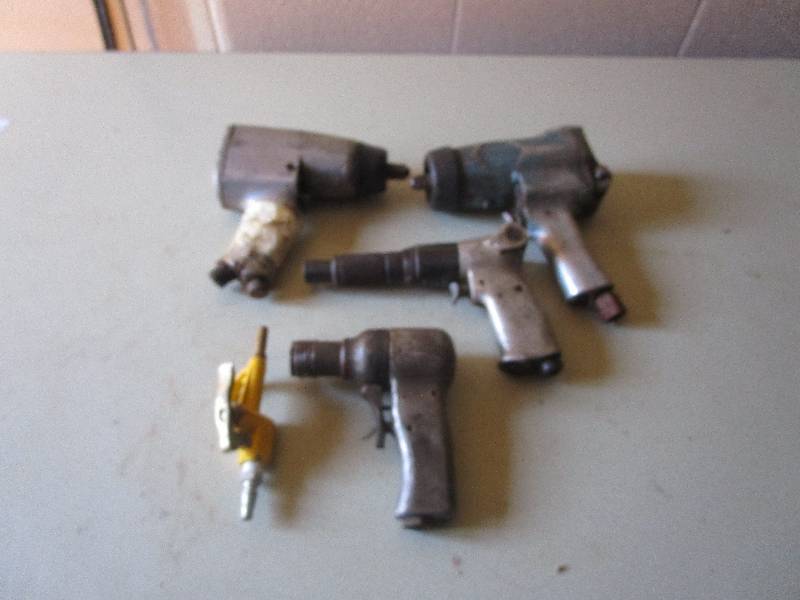 lot 436 image: Lot of pneumatic power tools