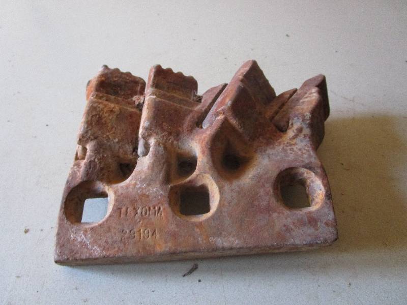lot 428 image: Oil drill bit