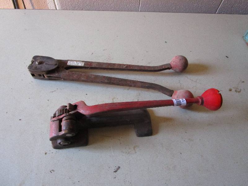 lot 451 image: Strapping tools