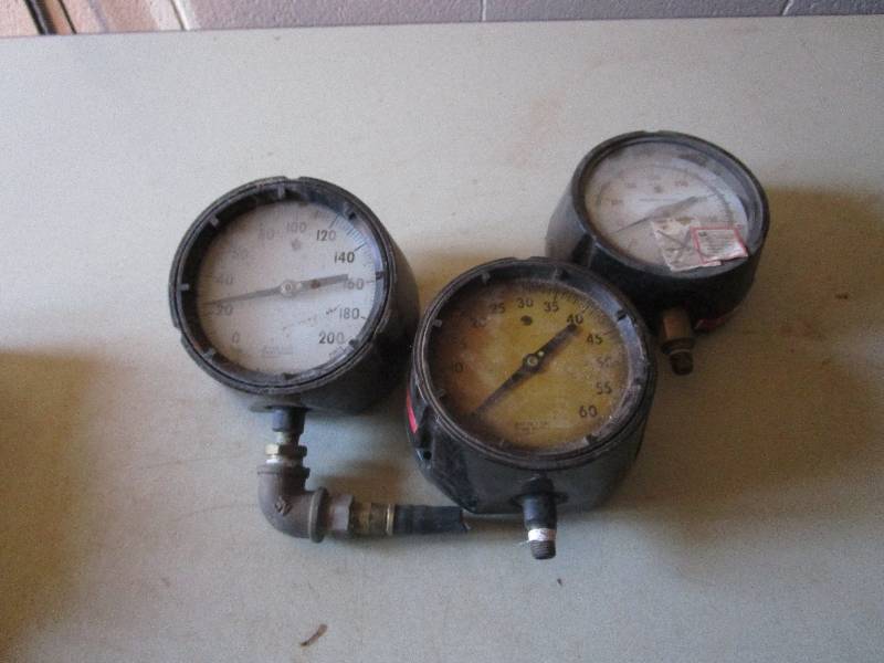 lot 407 image: Lot of Gauges
