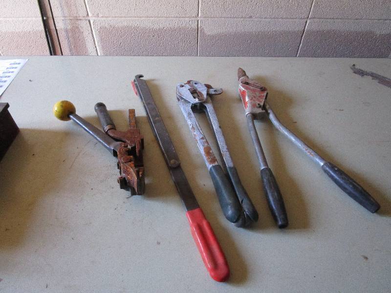 lot 395 image: Lot of Tools