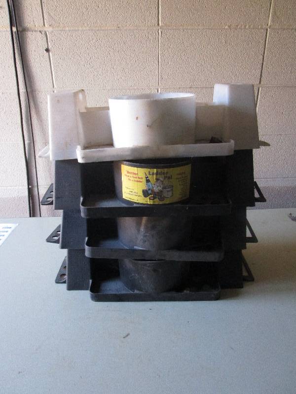 lot 382 image: Lot of Ladder Pals