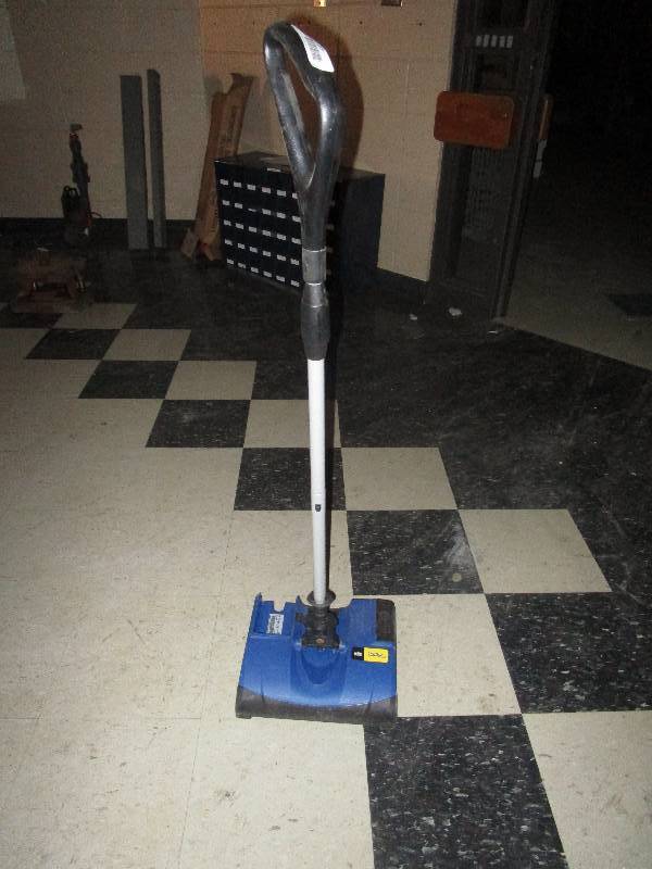 lot 333 image: Portable Sweeper