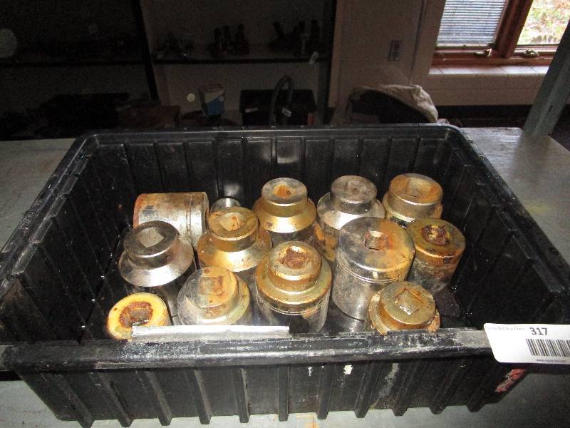 lot 317 image: Lot of large sockets